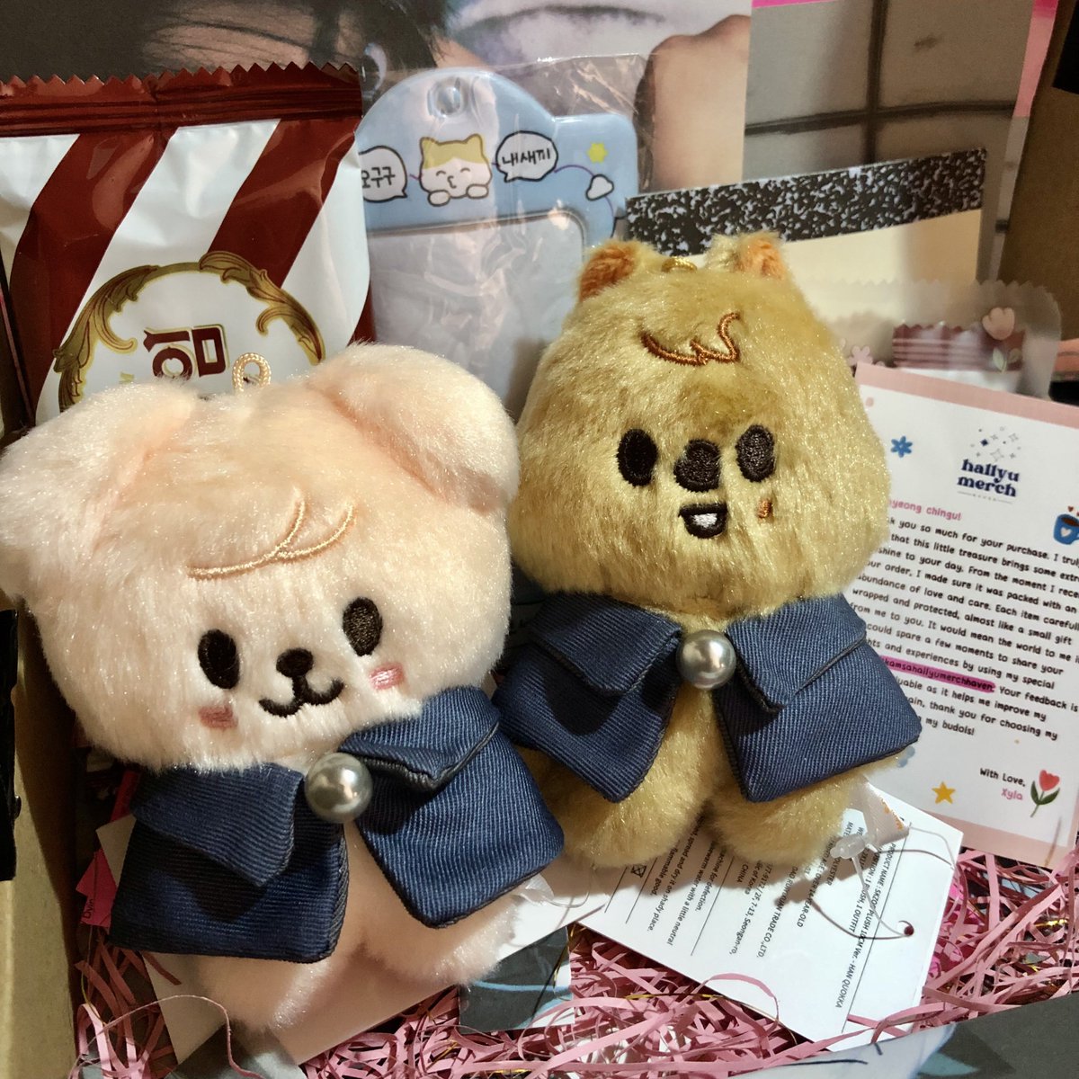 quokkapup's tweet photo. π #mailsforelle | #kamsahallyumerchhaven
hi, @seonskz! my babies are here ^^ thank you for packing them safely and for the freebies as well π€ https://t.co/UX5R5A0xnM
