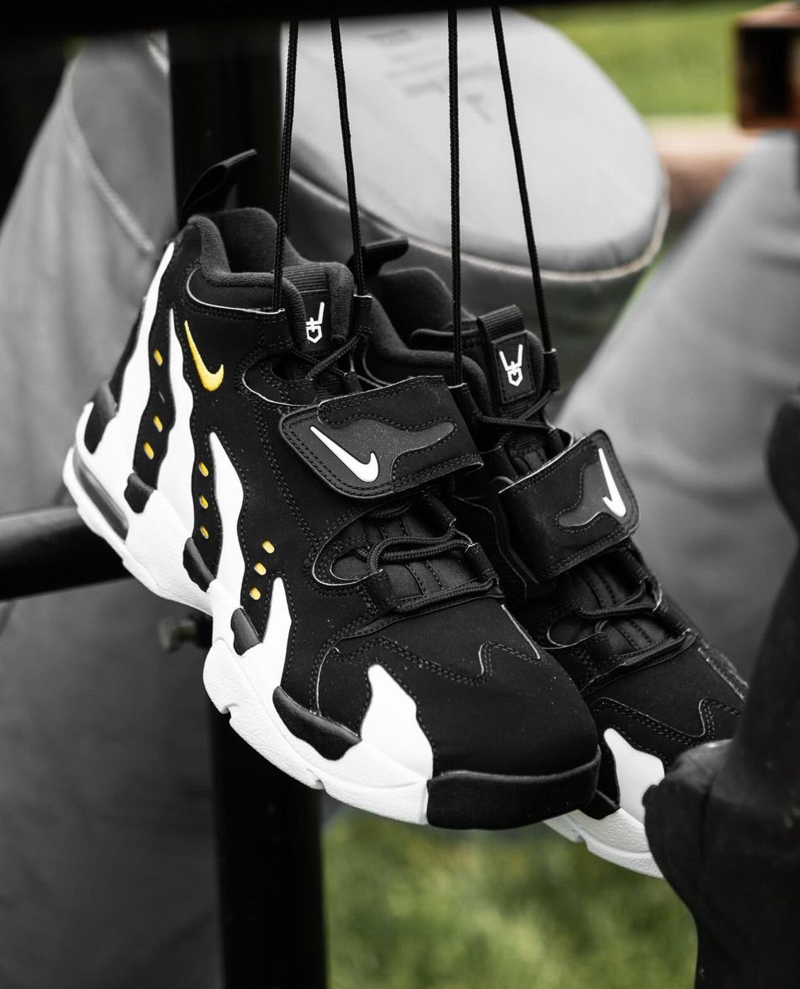 Sneaker Drop on X ad RESTOCK via Foot Locker Nike Air DT Max 96 Black Varsity Maize BUY HERE https t QE8W5vr01g https t zWJil883Iw X