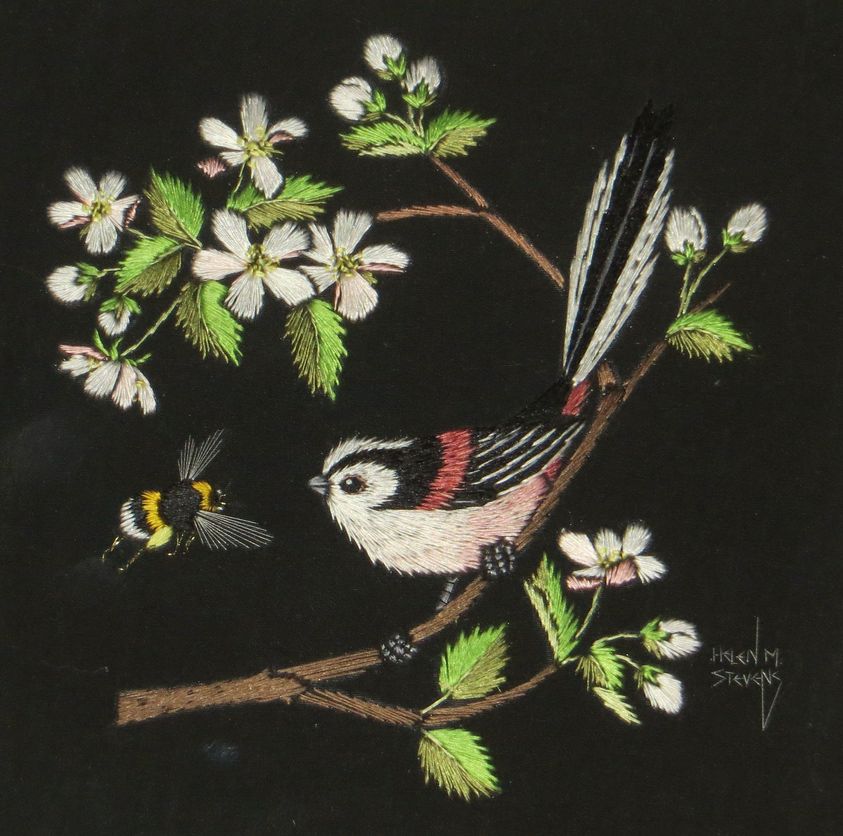 helen_m_stevens's tweet photo. Well, here's an encounter!  I LOVE long-tailed tits, they are such cheeky, gregarious little birds, always chattering away to each other ... and perhaps strangers, too! 
#embroidery https://t.co/p06yUGWZan