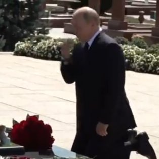 Боже, сколько правды в глазах государственных шлюх!
Боже, сколько веры в руках отставных палачей!