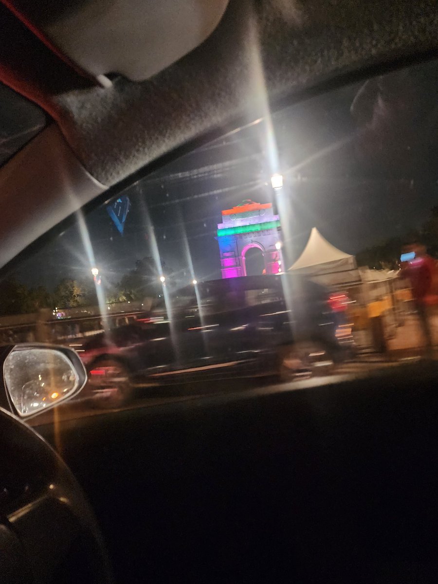 jyotiartists's tweet image. #indiagate #newdelhi #randomshot