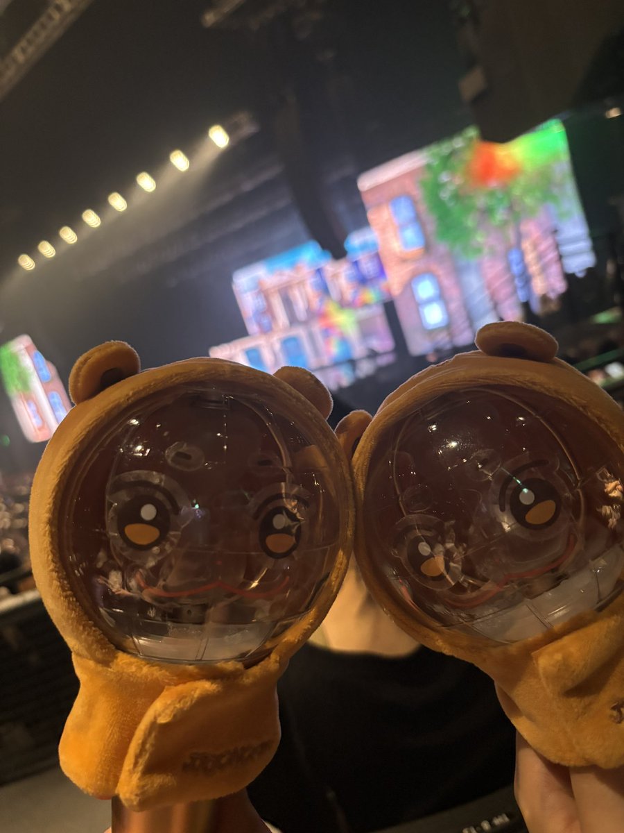 最終電車なくなるから泣く泣く途中で帰ったよ😭
地方民はつらい💦
お席の近くにメンバー来てくれたなんて残念すぎる😭
でも楽しかった💓