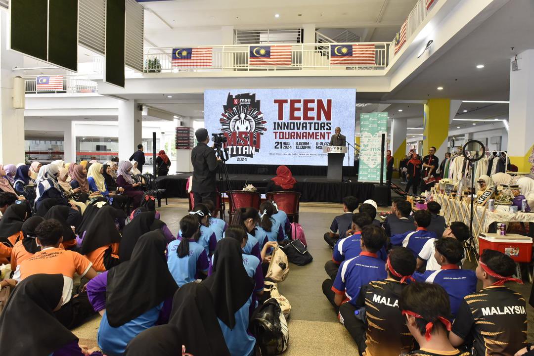 MohdShukriYajid's tweet photo. Officiated the closing ceremony of MSU Titan 2024, a program with over 400 school students in S'gor and KL, to nurture competitive entrepreneurial mindsets for our younger generation. Start them young, for a better future. #MSUETRweek7.0 @MSUmalaysia https://t.co/twJ1Qv0QJC