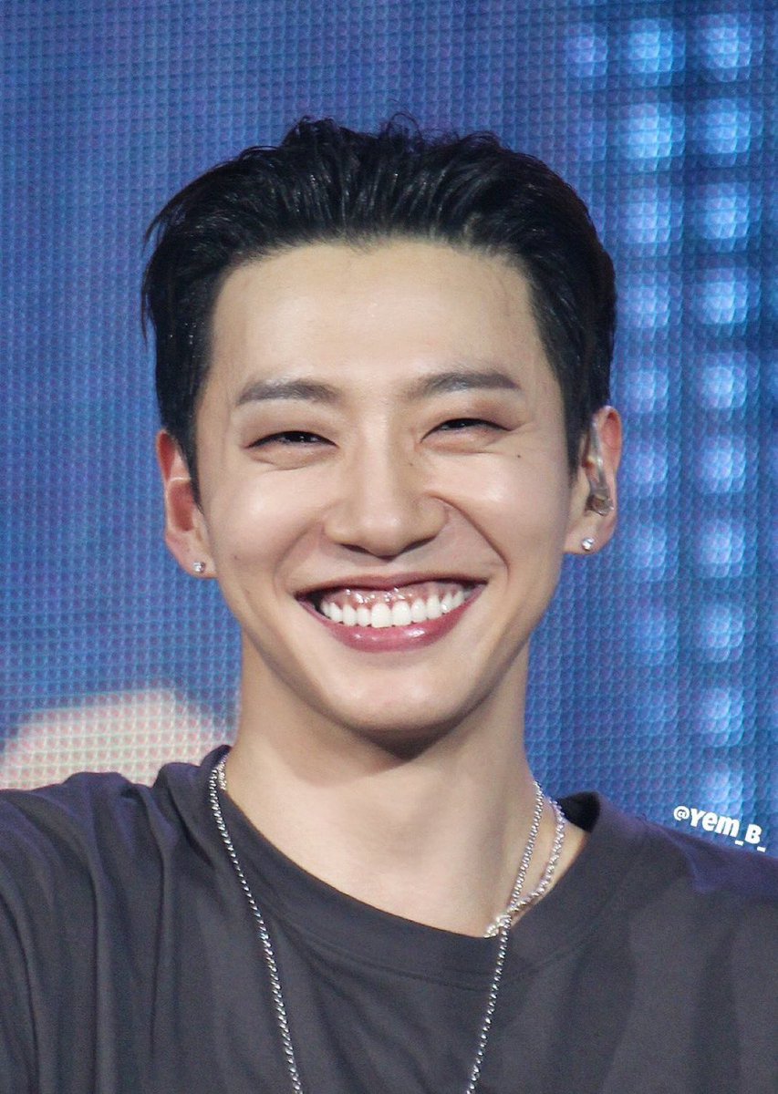 mangoarchives's tweet photo. the snack that smiles back https://t.co/Ddl8iAHpR4