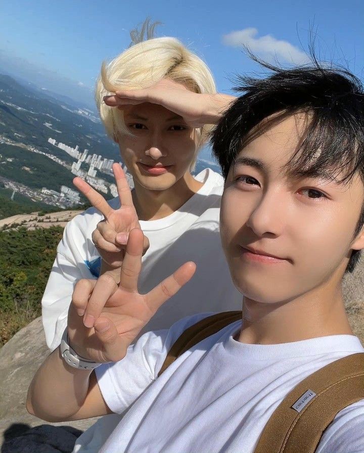 caftivo's tweet photo. Hi I'm kael looking for interactive #kpop stan moots 

🦭 : filo ; 09
🦭 : not new to #kpoptwt / #stantweet 
🦭 : mains : xh, twice, txt, svt, stayc, nct
🦭 : any fandoms are welcome 

🐾 :   https://t.co/VCcRltGCOx 

♡ / ↺ are appreciated https://t.co/YtgGBucxYT
