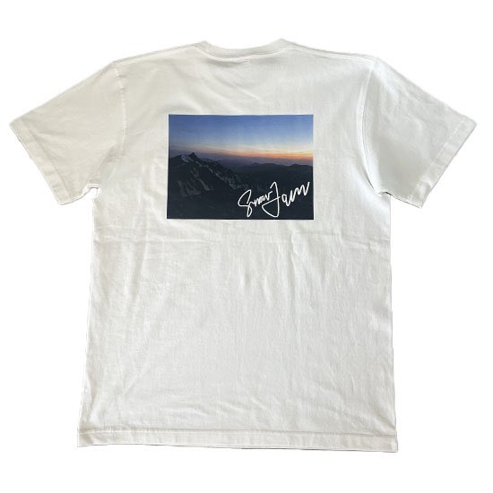 SJplanet88's tweet photo. 【NEW LIMITED ITEM】
オーナーが実際に登った、北穂高岳から見える北アルプスの絶景。 
どんな夜でも必ず夜明けが来る。 
明るい未来を予測しているかのように。 
 
スーパーヘヴィ-ウエイトのコットン素材。 
胸のポケットがアクセントに。 
 
https://t.co/9LfUmopr5k

#北穂高岳 
#Tシャツ https://t.co/LQpSakAb9j