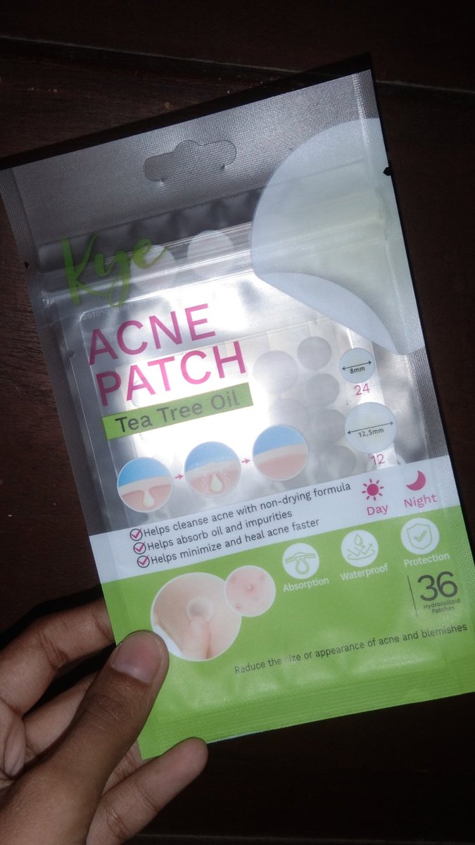 slfiadwiast__'s tweet photo. Aku klo lagi jerawatan suka pake Kye Acne Patch buat ngilanginnya, soalnya ampuh bgt buat jerawat bernanah 💞 https://t.co/kcmpieknsl