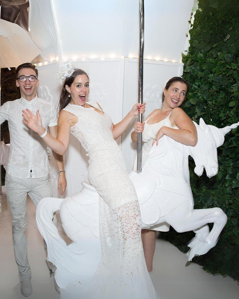 DinerEnBlancTor's tweet photo. Canoe Landing Park was our secret location in 2017 featuring an array of ground entertainment &amp; photo moments including the @Nordstrom Carousel. ❤️ &amp; comment👇  if you were there!

Join us this year on Thu, Sep 19th: https://t.co/zyKPvuS2V7.

#dinerenblanc #Toronto #the6ix https://t.co/VAUFGZ9hYG