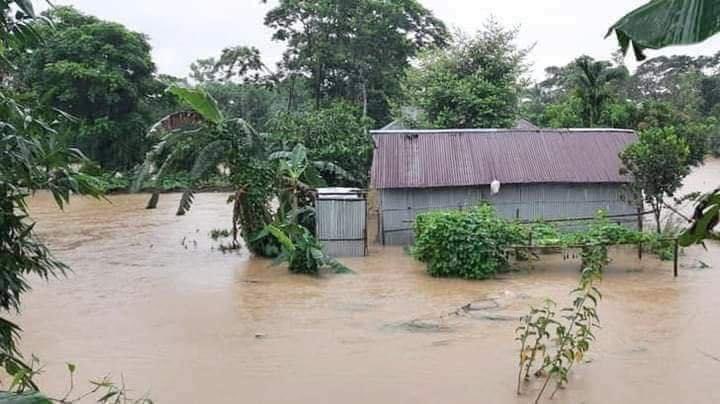 Sam_Smi82's tweet photo. Flood In Bangladesh 🌀🇧🇩

All eyes on Comilla,Feni n Noakhali.....😌💔 https://t.co/DaGaO266hU
