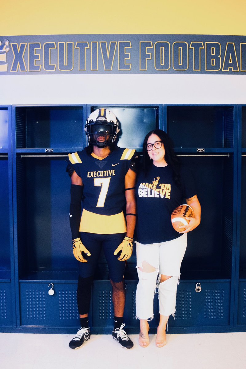 Coach Larry Ford (@eeacs_coachford) on Twitter photo Captain photos are in and they are π₯. This year we did something a little different and added the parents. Best idea ever. Thank you to <a href="/Jose27447017/">zayboomin .</a> for the amazing pics. <a href="/CoachLo3/">Laurie Segreaves, CSCS USAW</a> <a href="/josiahf7oyd/">Josiah Floyd</a> <a href="/lucinda63342692/">Lucinda Wright</a> Captain photos are in and they are π₯. This year we did something a little different and added the parents. Best idea ever. Thank you to <a href="/Jose27447017/">zayboomin .</a> for the amazing pics. <a href="/CoachLo3/">Laurie Segreaves, CSCS USAW</a> <a href="/josiahf7oyd/">Josiah Floyd</a> <a href="/lucinda63342692/">Lucinda Wright</a>