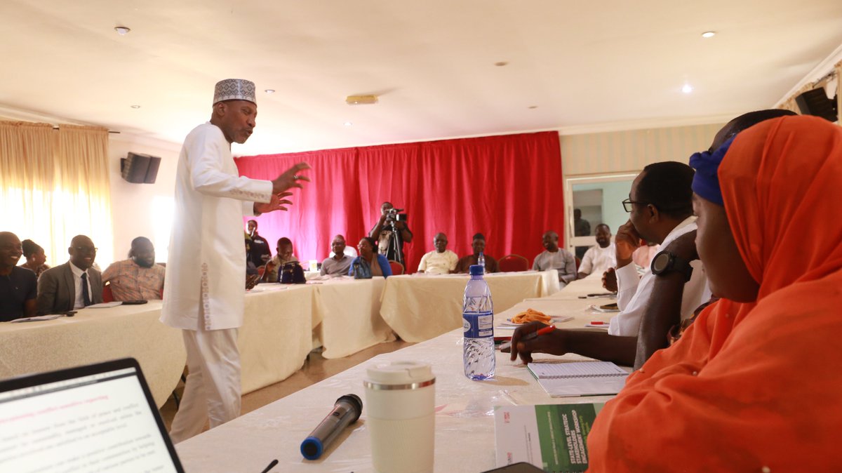 WANEPNigeria's tweet photo. In Makurdi, journalists from Benue and Nasarawa are attending a one-day training on conflict-sensitive reporting.
The training focuses on the #DoNoHarm frameworks to enhance reporting and foster collaboration among media practitioners. #ConflictSensitivity #Benue #Nasarawa https://t.co/dM3RjABNUb