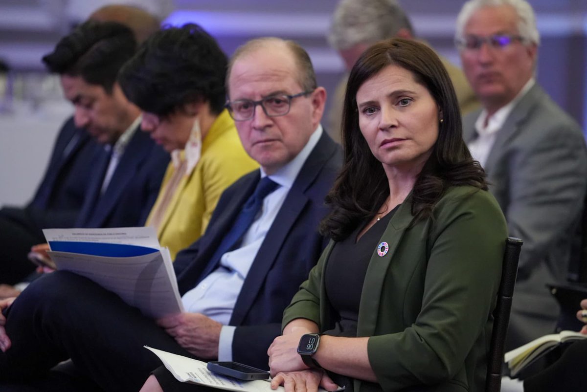 En el conversatorio de seguridad vial realizado en 🇪🇨 con <a href="/JeanTodt/">Jean Todt</a> (Enviado Especial de <a href="/UN/">United Nations</a>), Sonia Quezada, representante de <a href="/OPSECU/">Eigen Layer Foundation</a>, recordó que en las Américas los siniestros viales son de las principales causas de muerte y discapacidad, particularmente, entre los jóvenes.