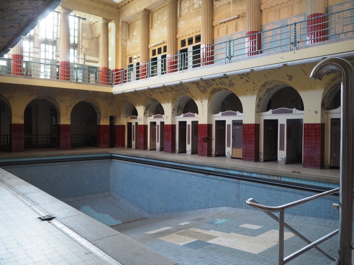 SoloTravelStory's tweet photo. Sept 23 I took part in the #HeritageDays in Leipzig, which has the best programme to see memorials for free and learn about preservation.
📍Germany's first lido 1916 art nouveau with Turkish baths & sauna
📍 Auerbach's Keller - iconic historic wine cellar
1/2 #VisitLeipzig https://t.co/5cEu7ilf1b