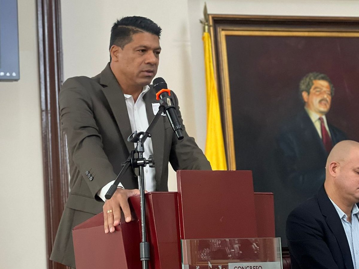 davalho's tweet photo. "Solicito al Gobierno Nacional que se estudie la viabilidad técnica de los cierres planteados (mínimo 20 meses). Hay que plantear un mecanismo diferente para la construcción, como túneles o jornadas nocturnas"  

Darío Molina, alcalde de @AmagaAnt https://t.co/Bdl2TLFcgU