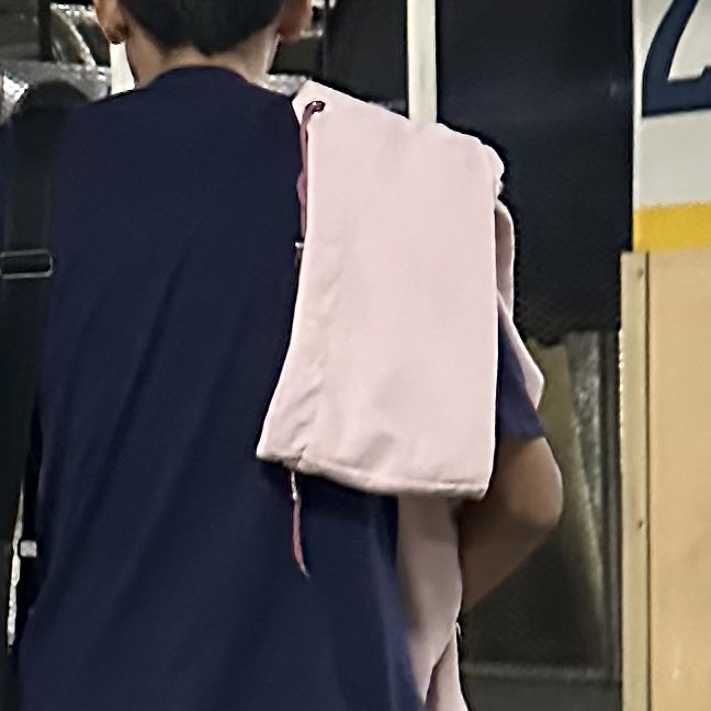 my ex of 4 years messaged me and said he’d fetch me after the concert movie tapos nGAYON, habang kumakain kami ng dinner, parang bigla ulit siyang gumwapo ng mga 17 seconds sa paningin ko nAPA-DOUBLE LOOK PA AKO HAHAHAHSHAHAHAHHAHAHA WTF SEUNGCHEOL PAKI-SUNDO NA AKO PLS