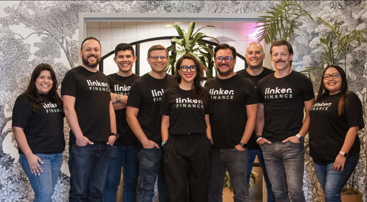 Last week, team gathered in #pasadena for our 1st. Leadership Summit, As we reimagine and shape the future of digital banking for Community Banks, these moments remind us of the power of collaboration and shared vision. ! 😉