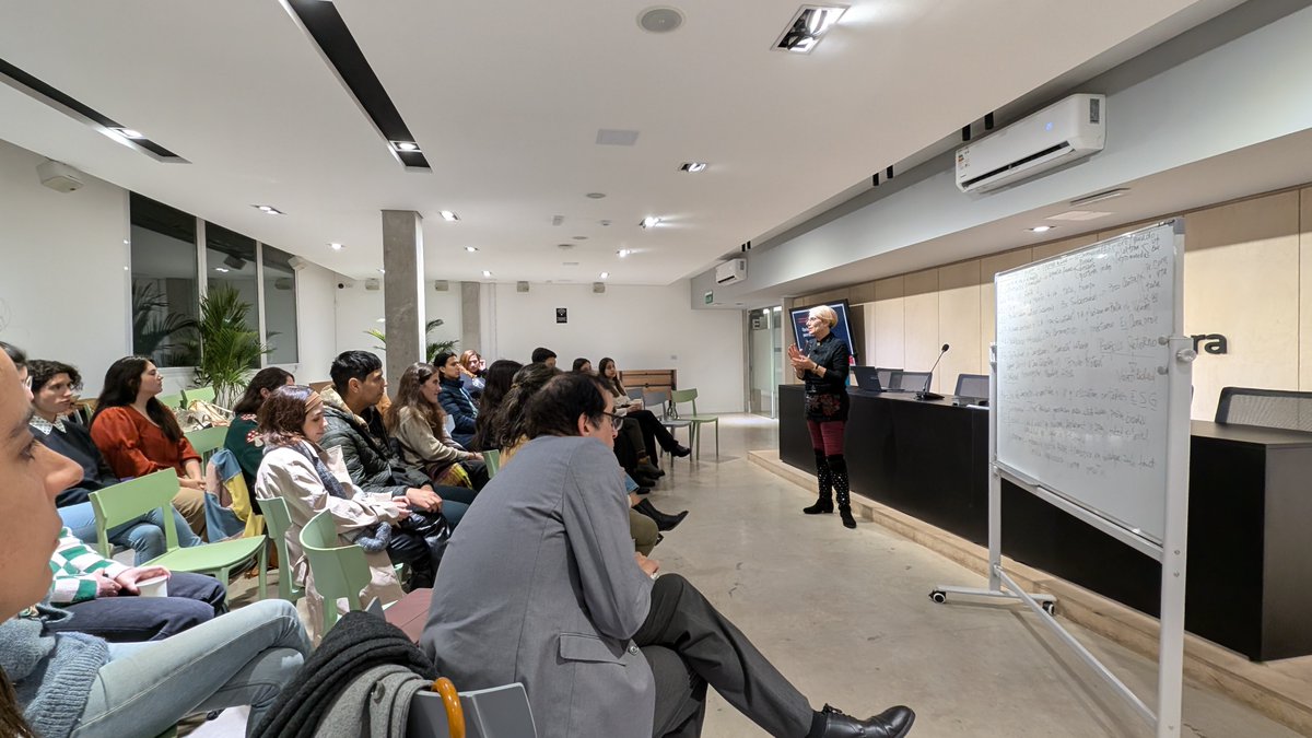¡Más fotos del evento de ayer! #Finanzas #Inversiones
