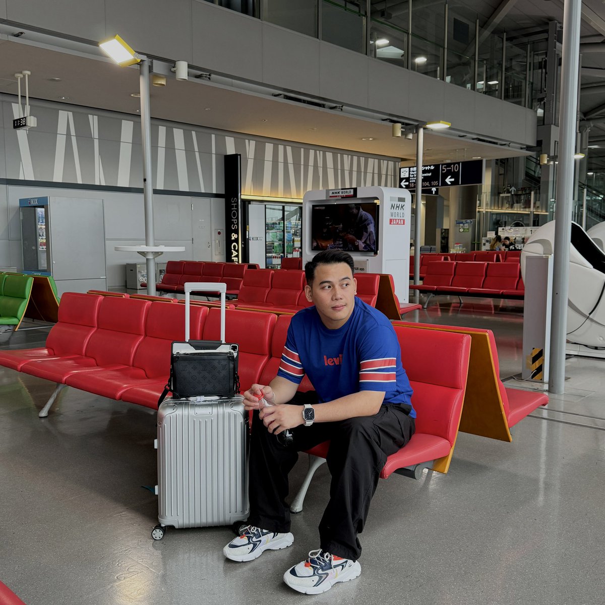 SeanCalatin's tweet photo. back to mnl ✈️ https://t.co/RUgNCfhrh2