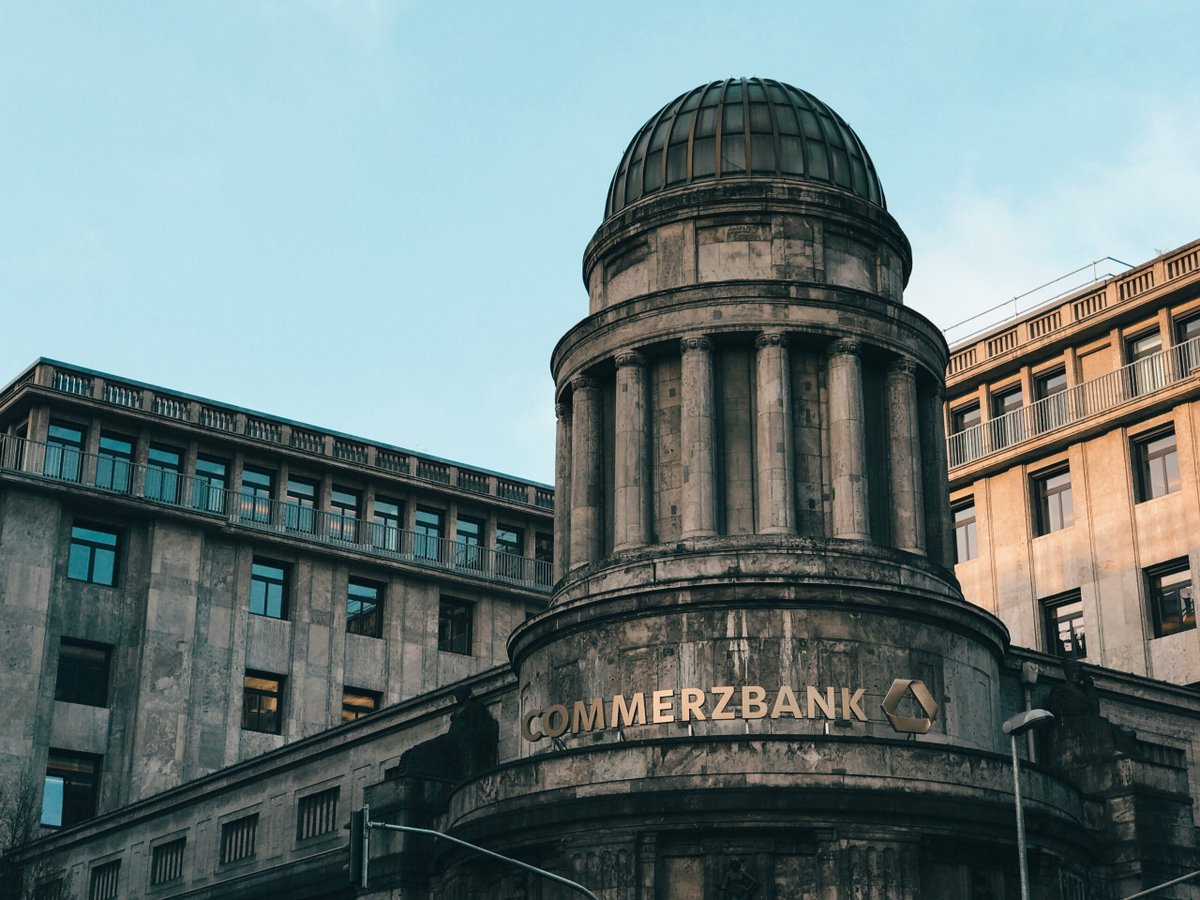 Commerzbank откроет офис в Литве frankmedia.ru/175071?utm_sou…