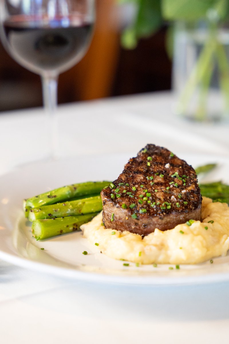 🚨Mark your Calendars!  "Dinner on Us" (buy one entree, get the second one free) returns on Labor Day, (Monday, September 2nd)!  Make your reservations today!