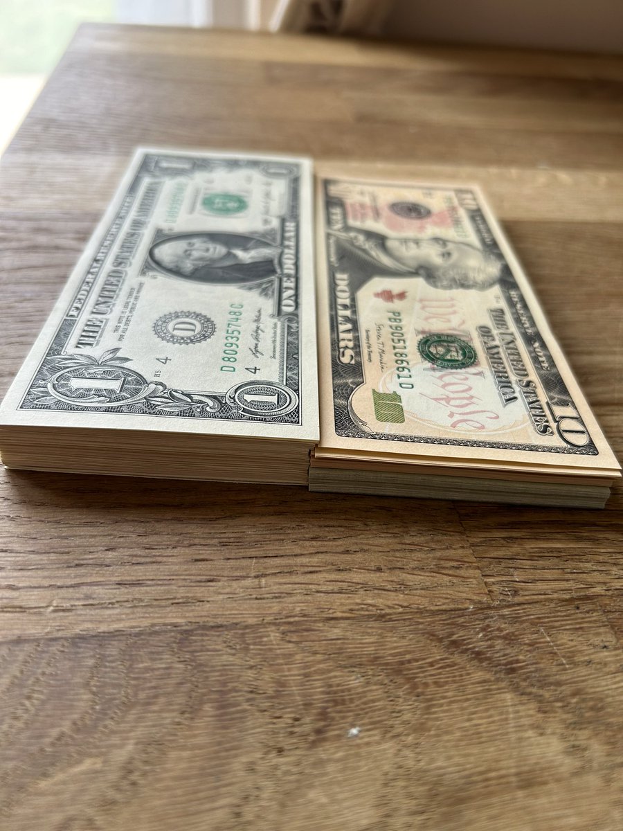 clairedavies71's tweet photo. @TUIUK just picked up some currency for our up coming trip. In one pile there is $1300 in the other is $100 in $1s. Why?? Why would anyone think this is an acceptable way to provide currency?
I would have exchanged that $100 back right there if I wasn’t going to lose out!! https://t.co/WUcS0B6Hkk