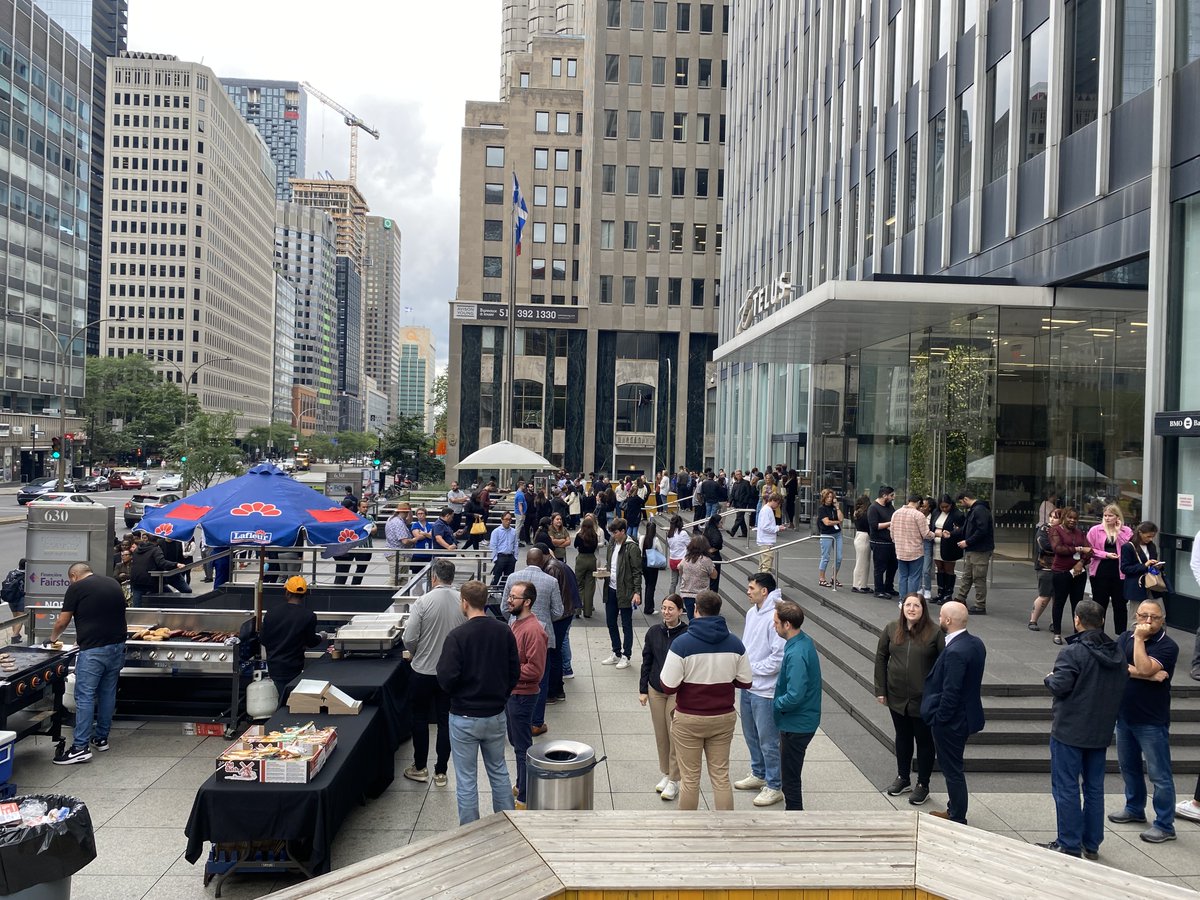 Despite the cooler weather of the last few days, our team at 630 René-Lévesque held its annual summer BBQ which was a great success with our tenants in the office tower!