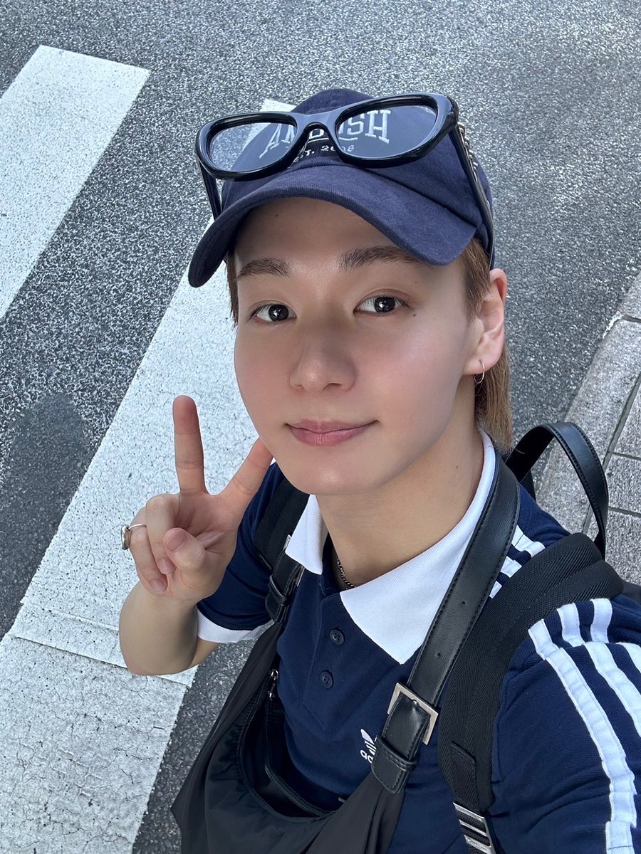 OCTPATHofficial's tweet photo. [#SHUNSEI]

こんばんは！
太田駿静です！

荷物を持って自撮り笑笑
楽しかったなぁ〜

またね

#OCTPATH  #太田駿静 https://t.co/SN0NRvQezL