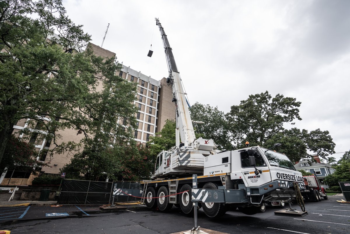 Maxim Crane Works tweet media