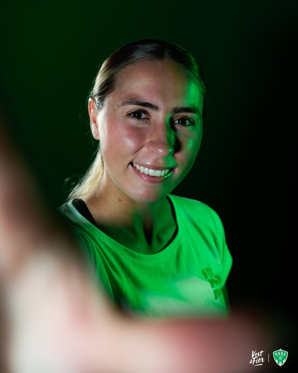 ASSEFeminines's tweet photo. 👋 Welcome home, @Sarah_Strat10 ! 🇨🇦💚 https://t.co/mfM7Q6kzHQ