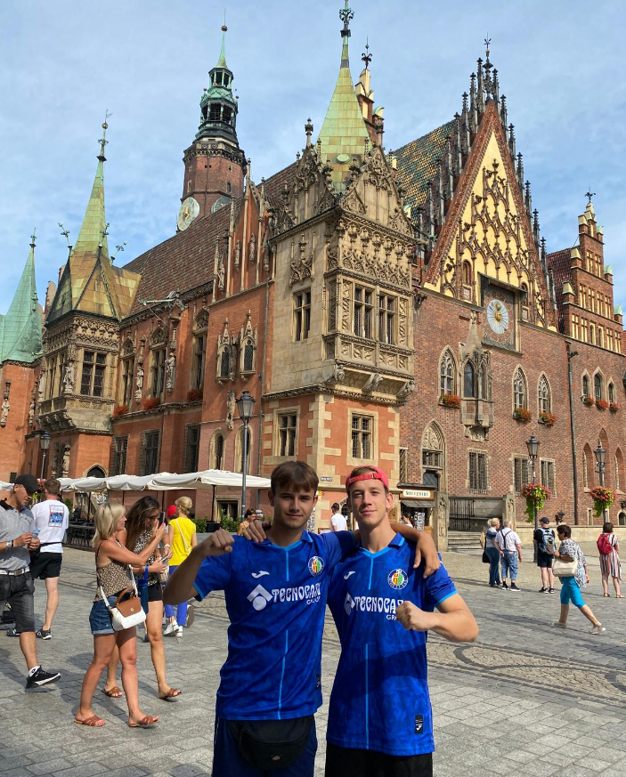 GetafeCF's tweet photo. Marchando otra ronda de... 𝗔𝗭𝗨𝗟𝗢𝗡𝗘𝗦 𝗣𝗢𝗥 𝗘𝗟 𝗠𝗨𝗡𝗗𝗢 🌍

ℙ𝕠𝕝𝕠𝕟𝕚𝕒 ✈️ ℙ𝕦𝕟𝕥𝕒 𝕌𝕞𝕓𝕣𝕚́𝕒

#VamosGeta | #AzulonesPorElMundo https://t.co/uYI7i72ePY
