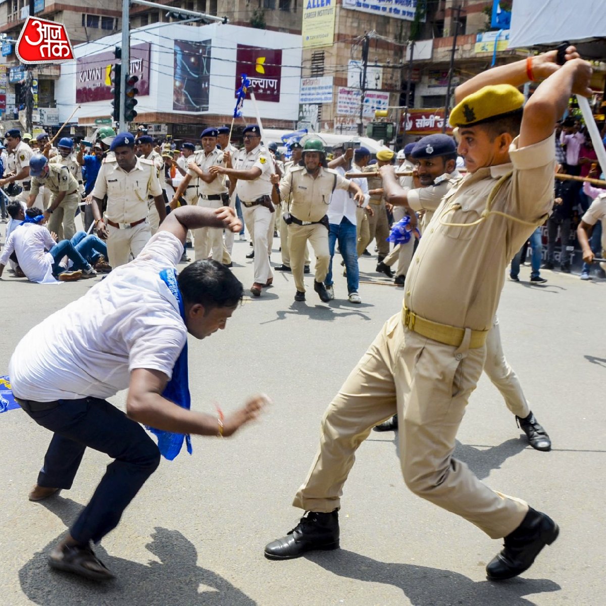 दलितों ने किसान आंदोलन को समर्थन दिया।
दलितों ने पहलवान आंदोलन को समर्थन दिया। 
दलितों ने मुसलमानों पर होते अत्याचार में ख़िलाफ़ आवाज उठाई। 
दलितों ने संविधान और आरक्षण बचाने के नाम पर इन्डिया गठबंधन को वोट दिया

लेकिन आज जब दलितों का साथ देने कि बारी आई तो इनमे से कितने ने