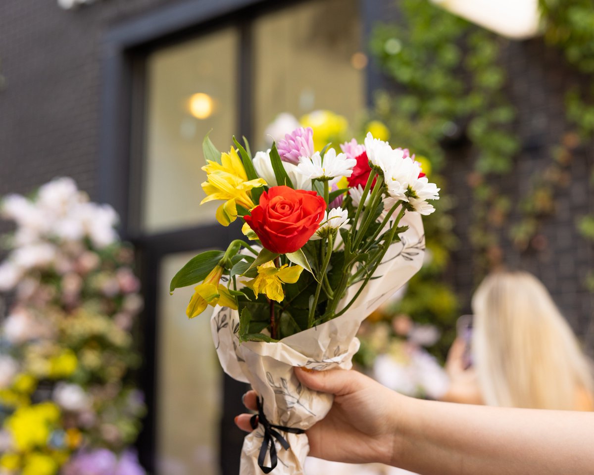 BedrockDetroit's tweet image. Bedrock is celebrating Detroit #MonthofDesign! ✨ In collaboration with @designcoredet, a series of downtown initiatives, experiences and promotions will take place throughout September, honoring the city’s rich cultural and artistic heritage, and focusing around this year’s…