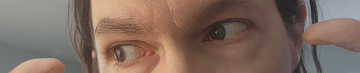 BecalmScorpion's tweet image. Who has 2 thumbs, is only 3 chapters into a 16 chapter first draft of a novel, and just this morning decided to plan a "spin-off" graphic novel? This guy. 🤦
#amwriting #writerfail #focusplease #novel #comicbook #graphicnovel #depressed #adoptedalien #superhero