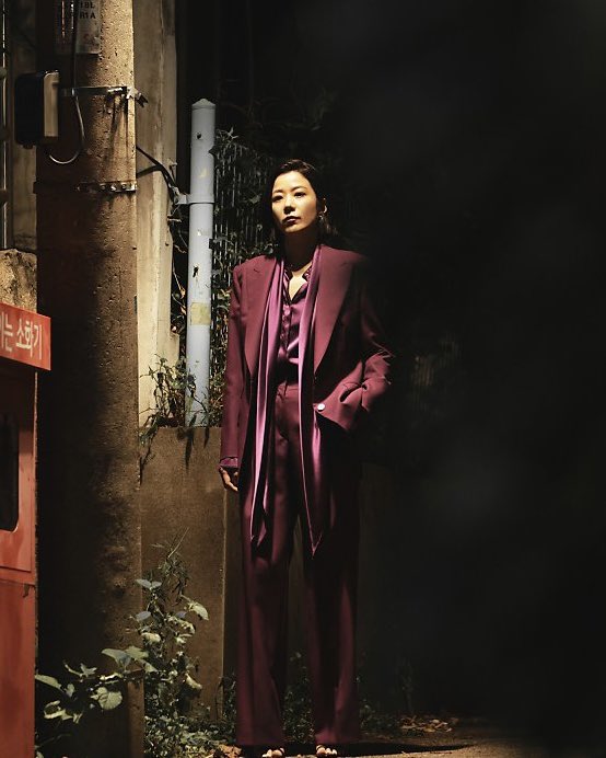 전혜진의 갓지컬이 말아주는 이 여성의 가오를 사랑함.. 왼손은 주머니 이거 진짜 최고..