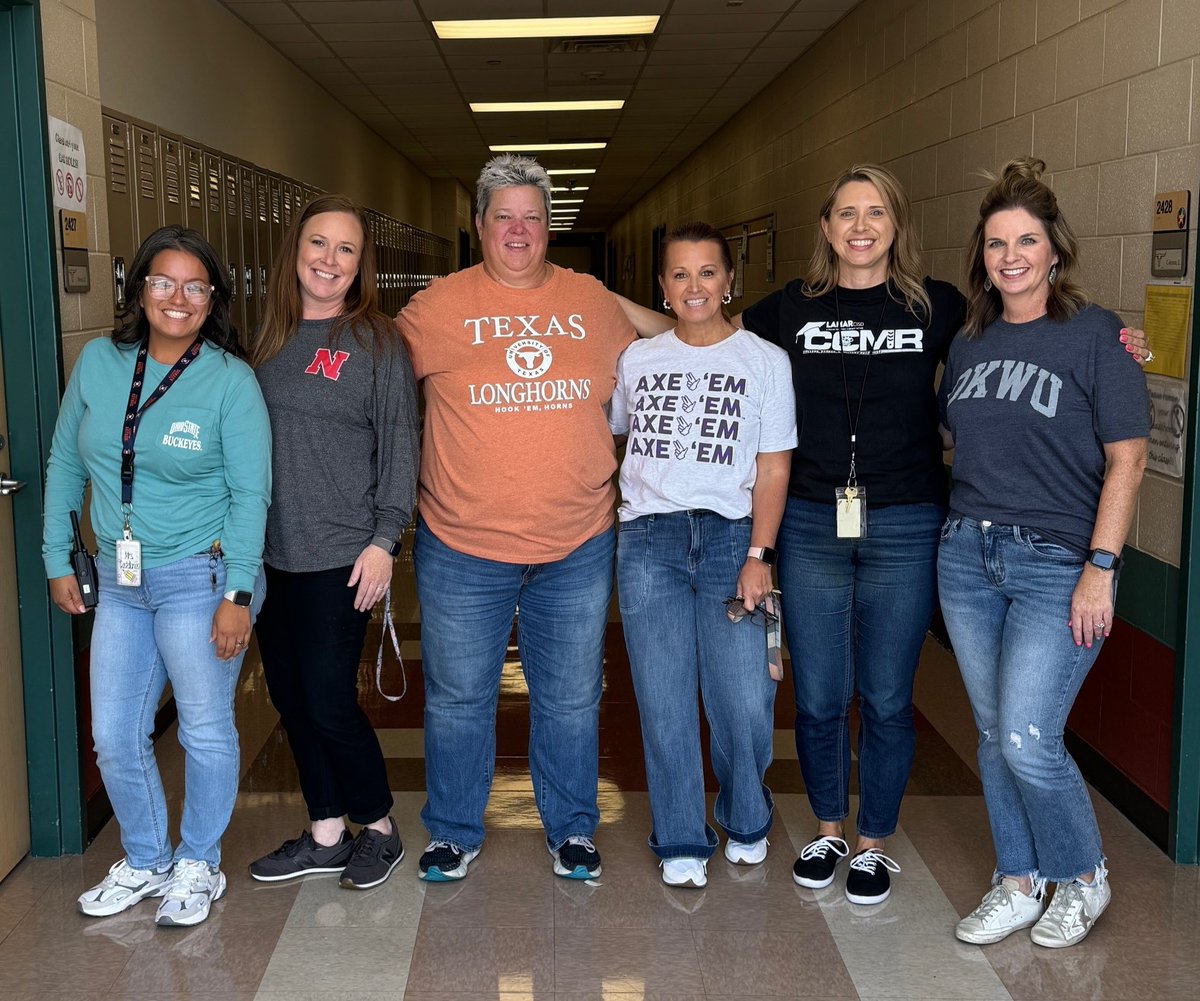 ranch_high's tweet photo. We love WEDNESDAY when we can represent our College, Career, and Military. #wearegr #GRHSCCMR https://t.co/dXcKvuw23r