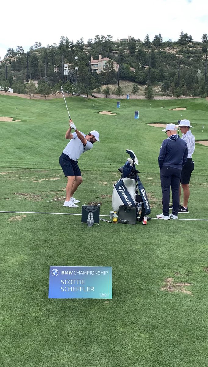Scottie Scheffler getting in work on the range here at Castle Pines Golf Club
#BMWChampionship