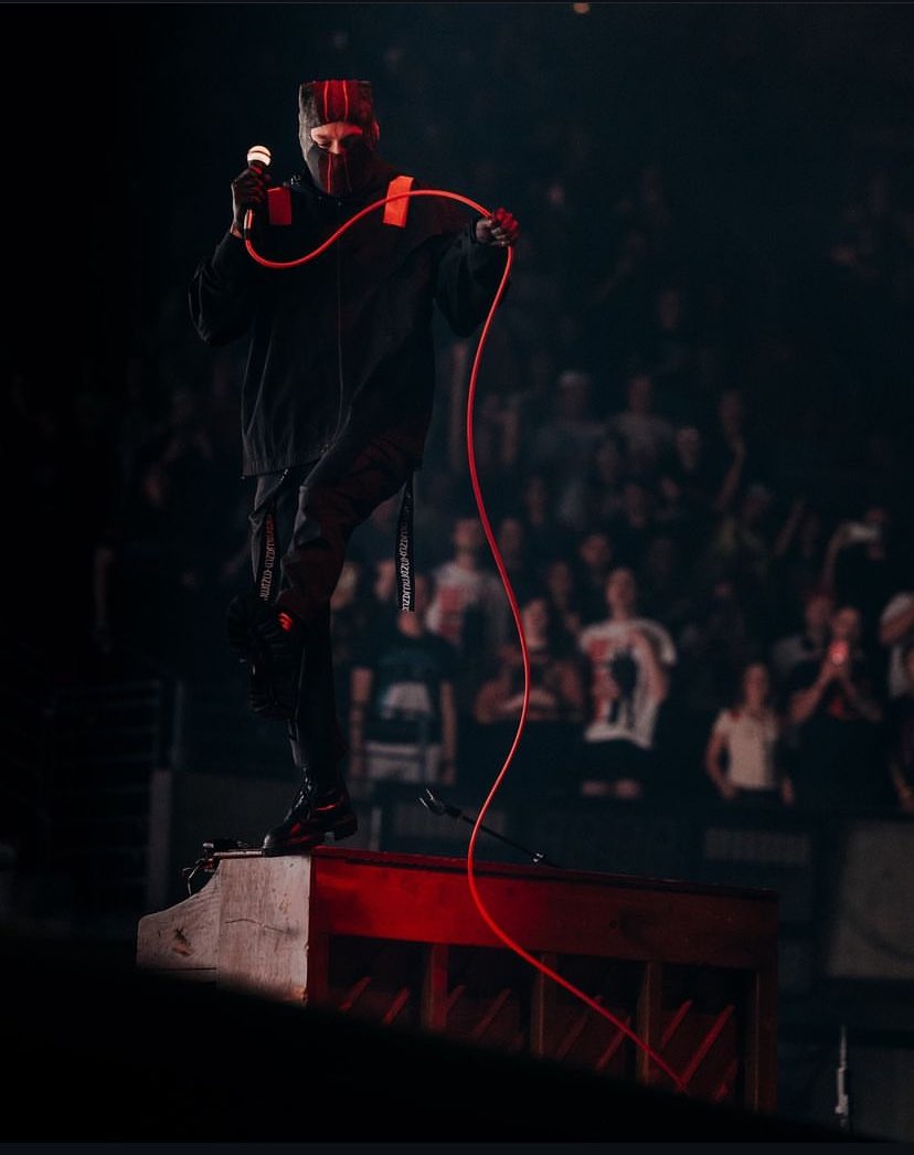 TOPUPDATERS's tweet photo. “our world tour came around to Salt Lake City. everyone is looking great.” via @/twentyonepilots on Instagram. 

1/2 https://t.co/eyVeBHMRwG