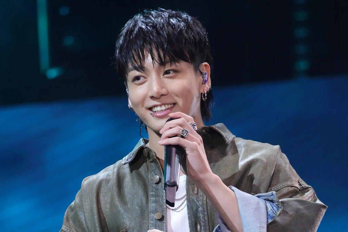 RollingStone's tweet photo. Jung Kook Grapples With Fame as a Solo Artist in ‘I Am Still’ Trailer

Watch it here: https://t.co/LBh8u9dk8o https://t.co/a58kjoz1uU