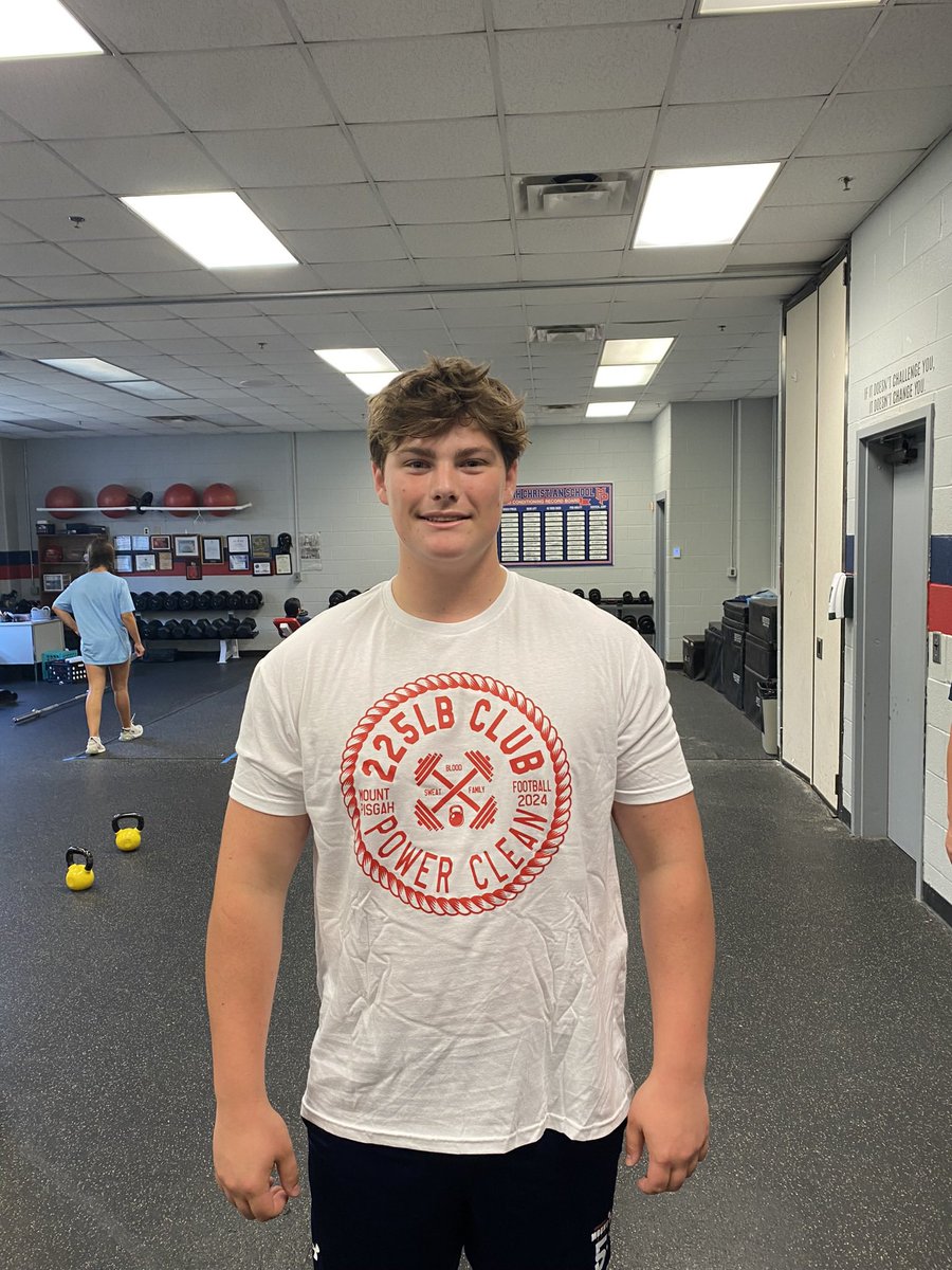 pisgahstrength's tweet photo. Big Jack Ingall with his new 225 lb power shirt for football 🏈 @PisgahFootball https://t.co/4eJTiYPvBU