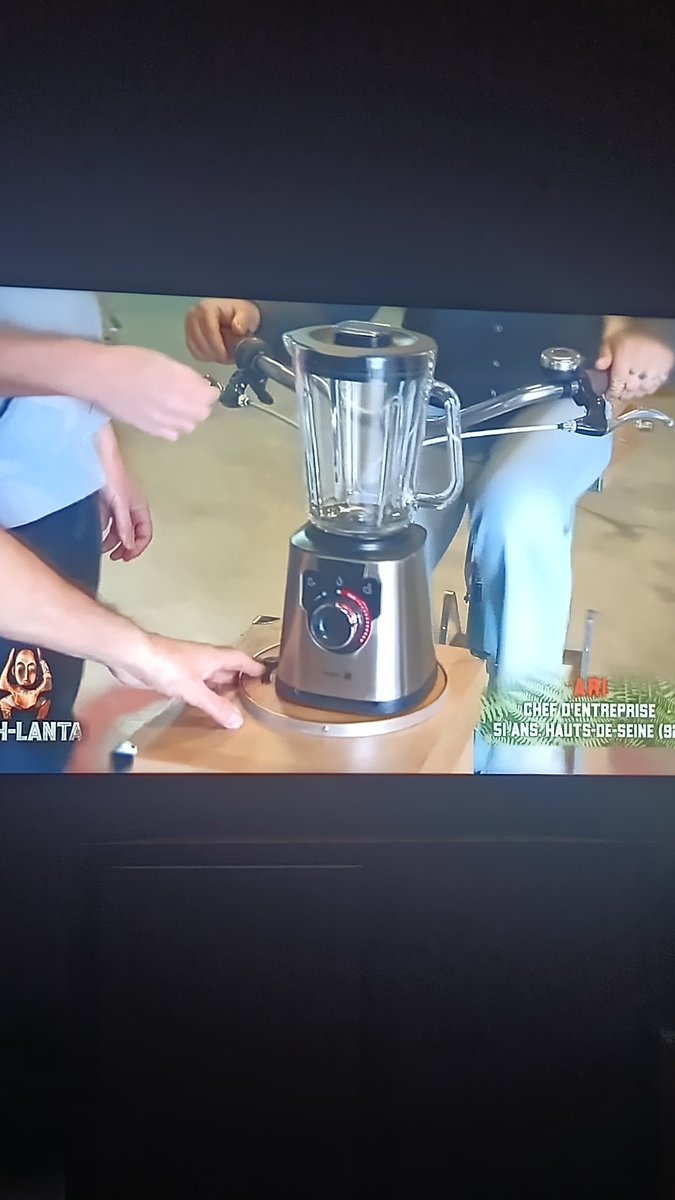 krypToto's tweet photo. Ari il a quand même inventé le vélo mixeur.
#KohLanta https://t.co/RybhCvBBkX