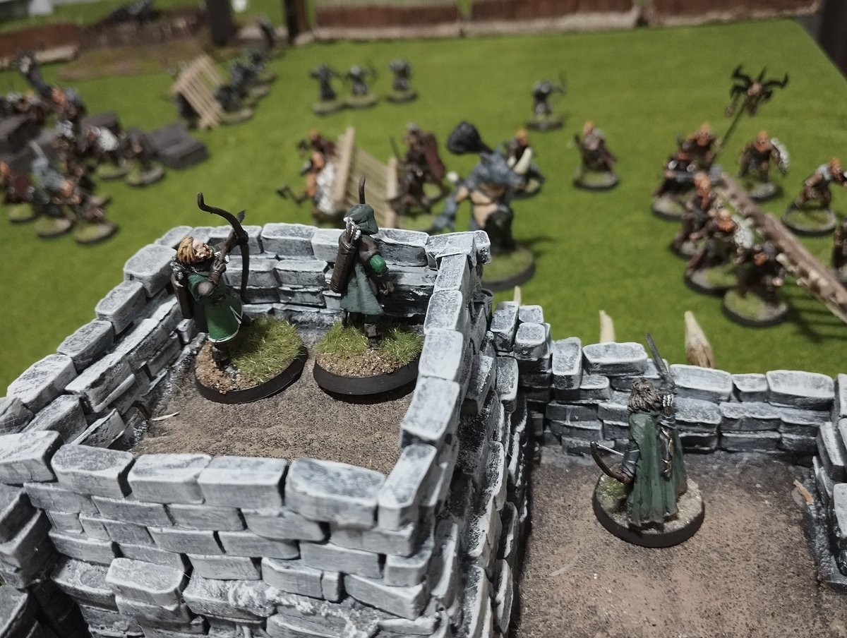 rc_wargaming's tweet photo. Angmar troops approach to last arnorian bastion. Dark times to the defenders.
#wargame #warmongers #ArnorProject #Arnor #GameDay #MEBSG https://t.co/Ky6nrFTC6n