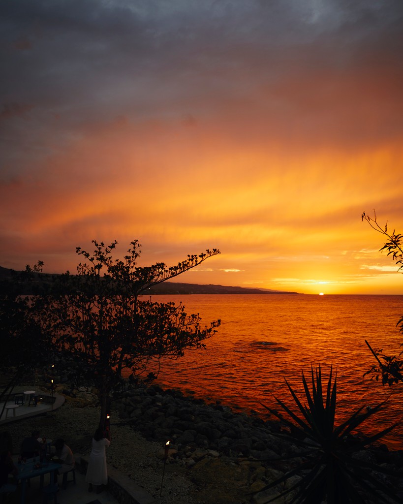 Sunset viewing from Shabeen at GoldenEye  - a wonderful location to take it all in 🌱

📍<a href="/GoldenEye/">GoldenEye</a>

#GoldenEye #sunset #SummerSeason #Summerdaysallyear #Vacation #Unwind #BirthplaceofBond #Jamaica