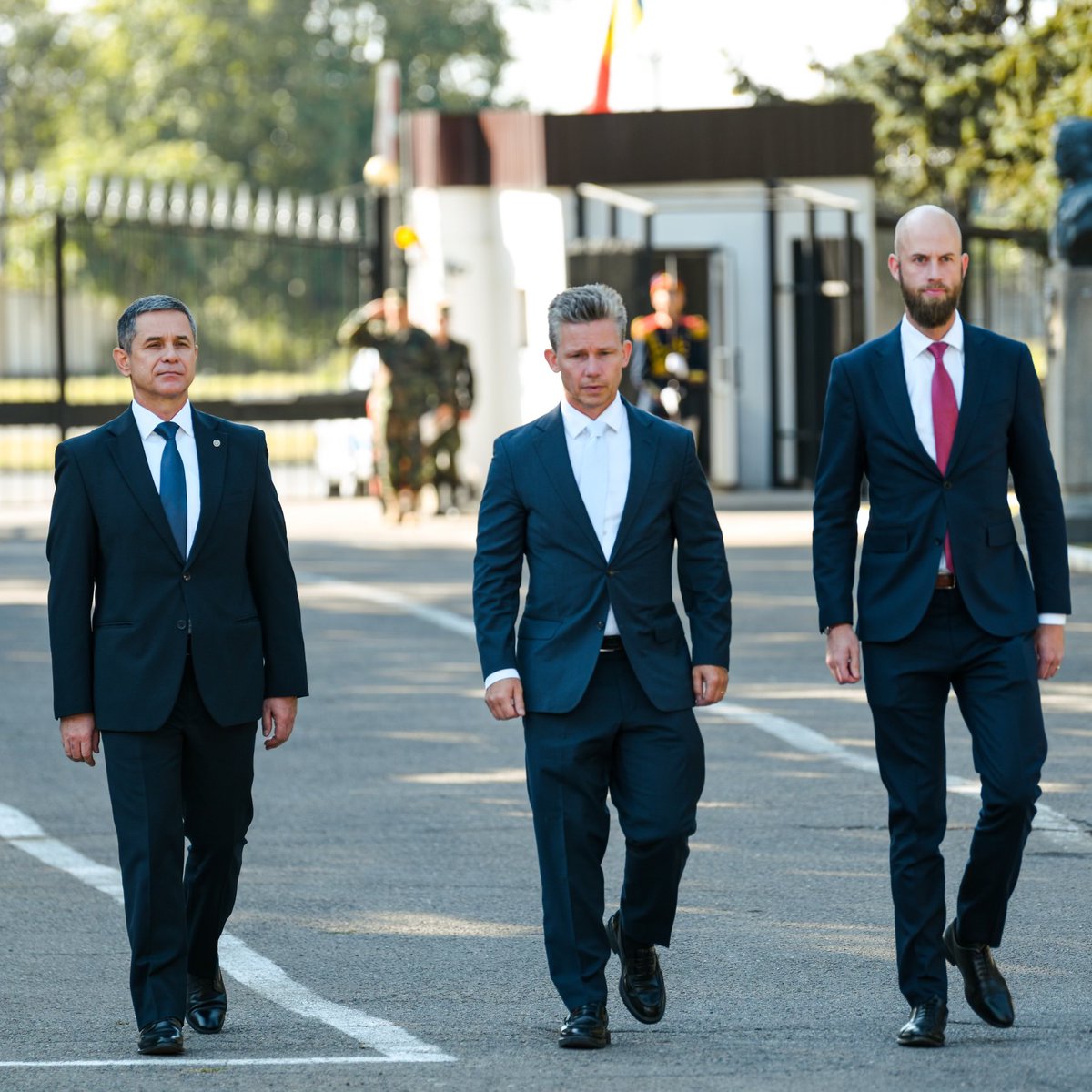 Har under de senaste två dagarna tillsammans med försvarsminister Pål Jonson besökt Rumänien och Moldavien med ett avslutande besök på Heavy Airlift Wing vid Papa airforce base, Ungern, där Sverige deltar. 
Den här typen av resor lämnar alltid stora intryck, och kanske får jag
