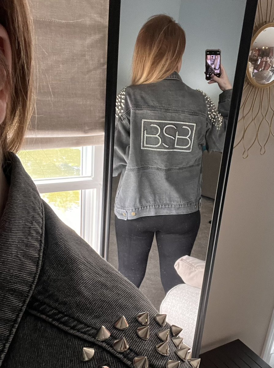 Going to see <a href="/aj_mclean/">AJ McLean</a> and <a href="/realjoeyfatone/">Joey Fatone</a> at the state fair… gave me an excuse to pull out my denim jacket
