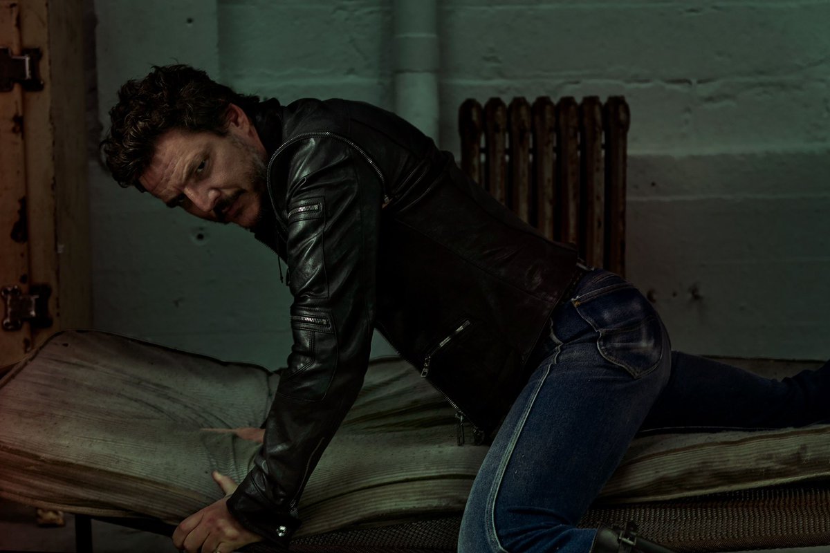 FilmUpdates's tweet photo. Pedro Pascal was reportedly suggested as a replacement for Joaquin Phoenix in Todd Haynes’ gay romance film. 

But his schedule is packed until the end of the year with Fantastic Four and The Mandalorian filming.

(https://t.co/wqhvjs5Bcy) https://t.co/QdRWPYmnlL