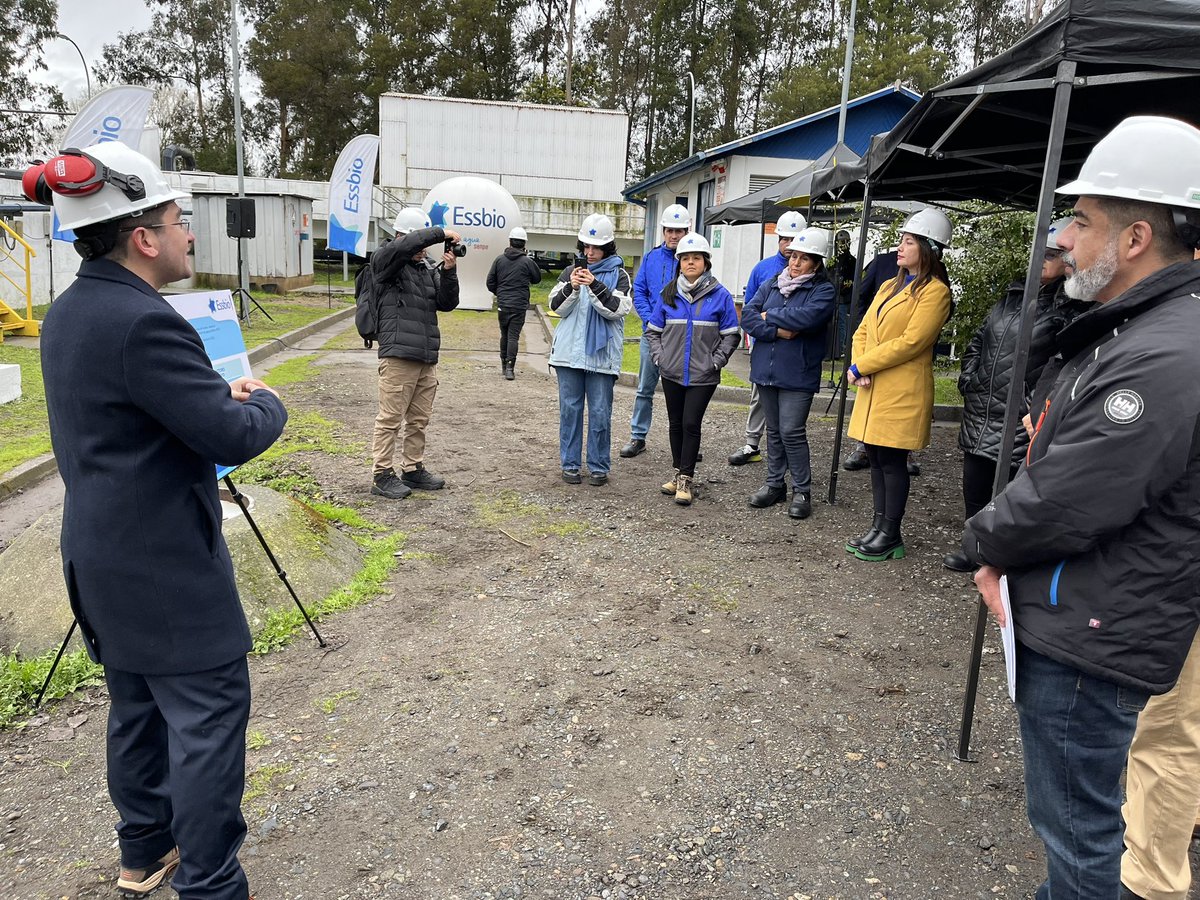 essbio's tweet photo. Porque el agua nos une con la comunidad 🤝, hoy celebramos un gran hito en #SantaJuana. Junto a alcaldesa Ana Albornoz y vecinos, inauguramos nueva infraestructura de la Planta de Tratamiento de Aguas Servidas, fruto del trabajo con autoridades y comunidad 👥
@MuniSantaJuana https://t.co/P8rdf5m8sK