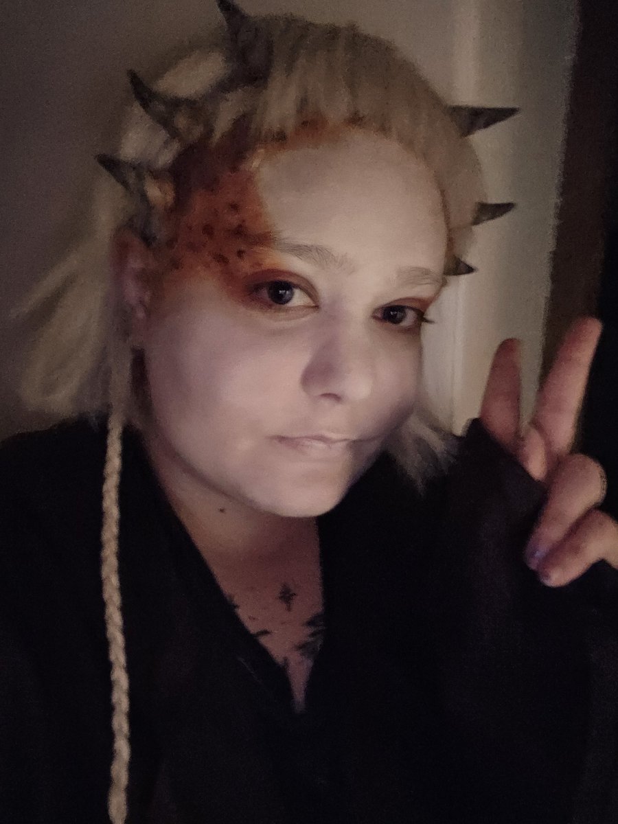 DarthVexus_'s tweet photo. Low res jecki says #SaveTheAcolyte or she'll be in your walls https://t.co/odEB5SR6x2