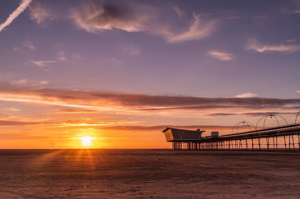 JD_Imagery's tweet photo. Its been a while since I have posted much, I blame the British weather for not providing many sunsets recently.  But here is some of what I've been up to over our glorious summer months, which one is your favourite? https://t.co/u1iLOf5CTp