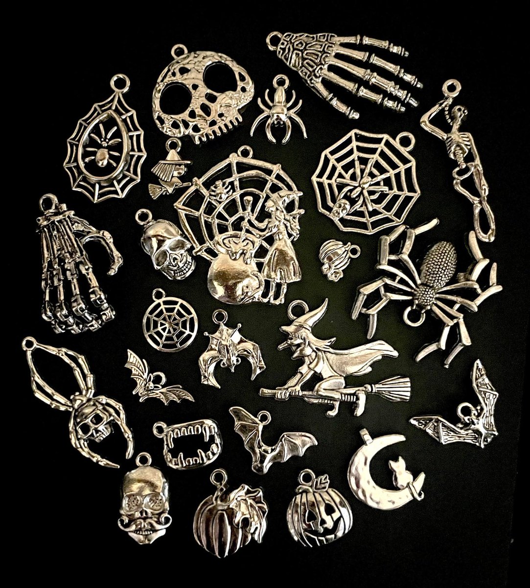 #halloween #goth #witch #charms #jewelrycharms #crafts #scrapbooking #etsyseller #sale💀

stuffbywoosiesmom.etsy.com/listing/174034…