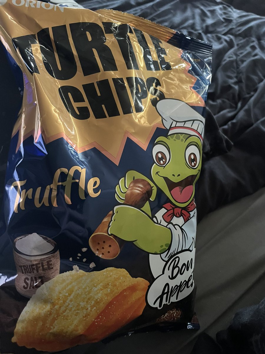 NemyPred's tweet photo. These have become my new obsession! Corn flavor was good, Sour cresm & onion was great, now to try truffle!
#SOgood #turtlechips https://t.co/7DOJRhJRH5